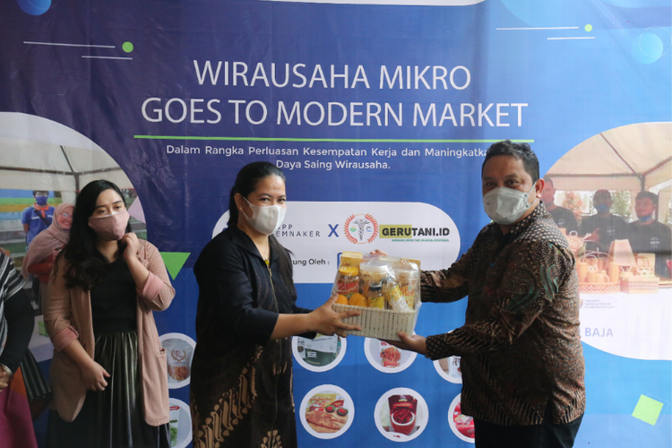 Kementerian Ketenagakerjaan (Kemnaker) melalui Balai Besar Peningkatan Produktivitas (BBPP) menggelar Bazar Wirausaha Mikro Goes To Modern Market pada 19 Maret hingga 2 April 2021 di Kuningan City Mall, Jakarta