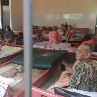 Suasana kamar isolasi di Panti Pelayanan Sosial Lanjut Usia ‘Dewanata’ Cilacap, Jawa Tengah, Kamis (25/5/2018).