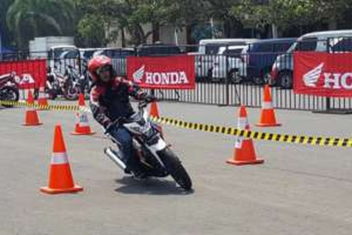 Honda Infastion 2016 merupakan aktivitas yang digelar Astra Honda Motor (AHM) buat mengasah keterampilan anak muda dalam konsep ghymkhana.