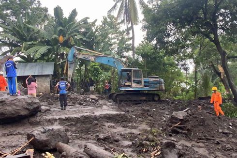 Tim SAR dan Tokoh Adat Gelar Ritual Pencarian Satu Korban Hilang Banjir Ngada NTT
