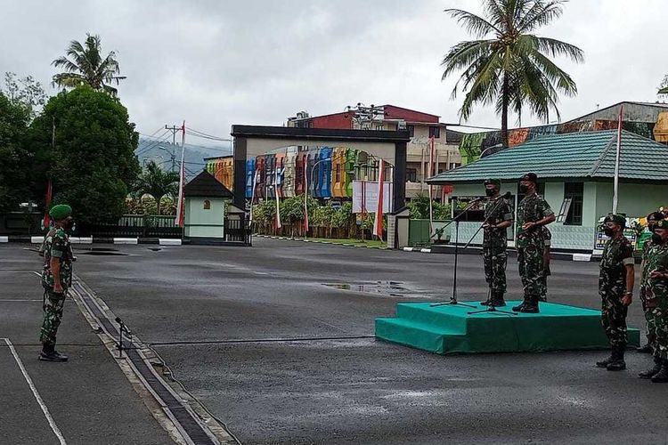 Pangdam XVI Pattimura Mayjen TNI Richard T.H. Tampubolon menghadiri apel bersama seluruh pejabat dan prajurit Kodam Pattimura setelah tiba di Ambon, , Selasa (4/1/2022)