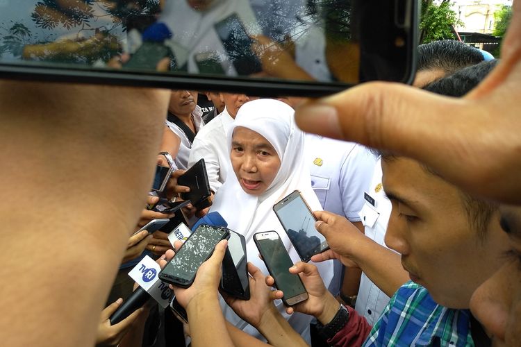 Sekda Provsu R Sabrina mendatangi Polrestabes Medan dan mengaku prihatin dengan peristiwa tersebut.