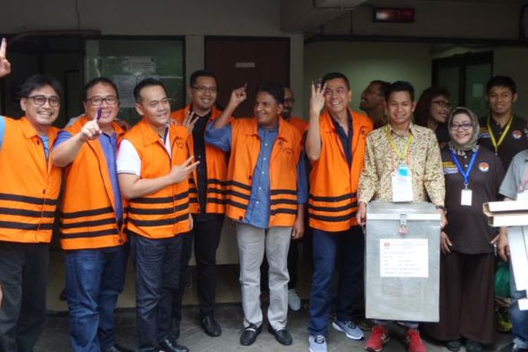 Tujuh tahanan KPK melakukan pencoblosan di Rutan C1 Gedung KPK Jakarta, Rabu (15/2/2017).