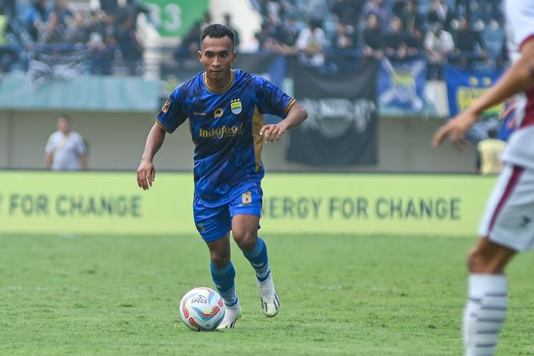 Cara Bojan Hodak Paksa Robi Darwis Main di Bek Kanan