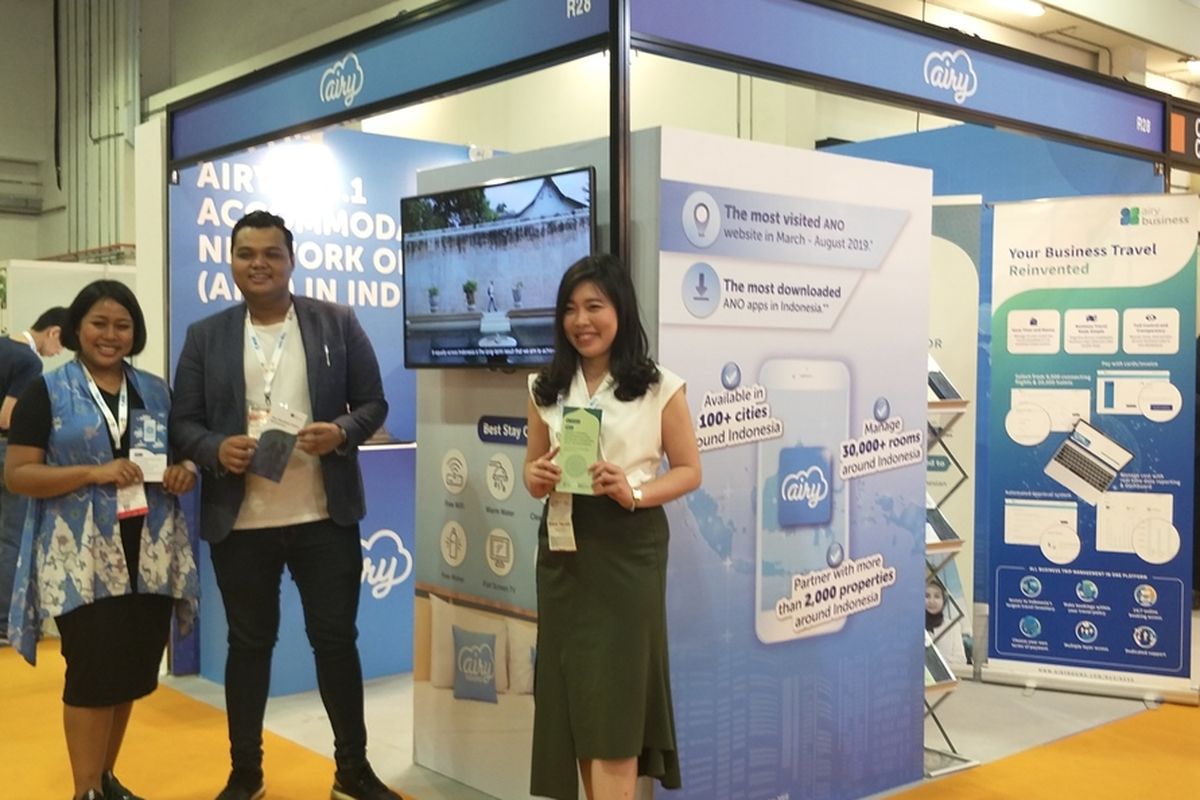 Booth Airy yang mempromosikan layanan Airy Syariah dalam sesi Muslim Travel di pameran industri travel Internasionale Tourismus-Borse (ITB) Asia di Marina Bay Sands Expo and Convention, Singapura, Kamis (17/10/2019).