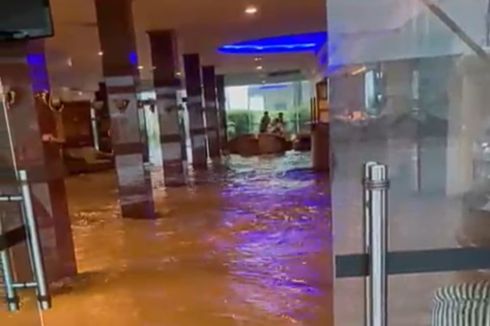 Hotel hingga Rumah Sakit di Makassar Tergenang Banjir, Kendaraan di 