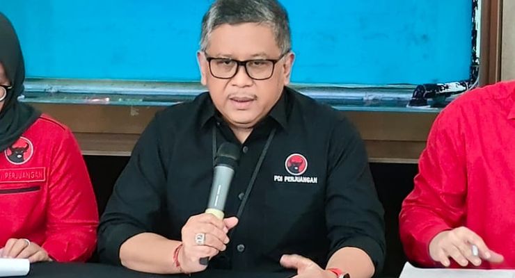 Hasto PDI-P Bandingkan Gibran dengan Sopir Truk yang Kecelakaan di Tol Halim 