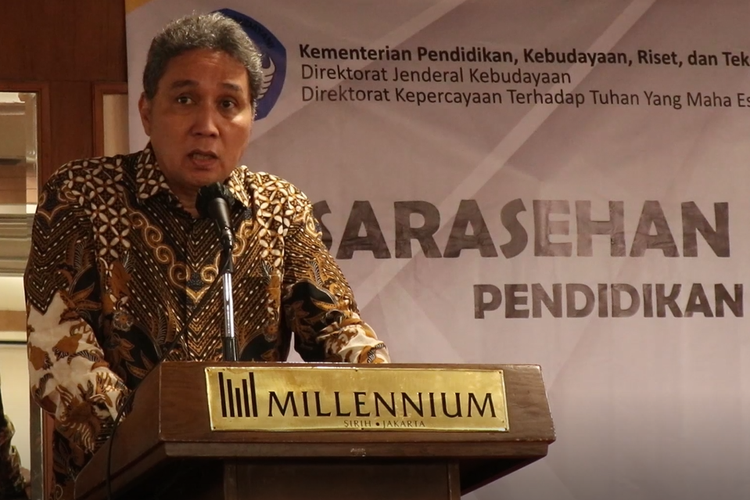 Direktur Jenderal Kebudayaan Kemendikbud Ristek, Hilmar Farid menjadi pembicara dalam acara Sarasehan Pendidikan Masyarakat Adat di Hotel Millenium Jakarta, Selasa (11/10/2023).