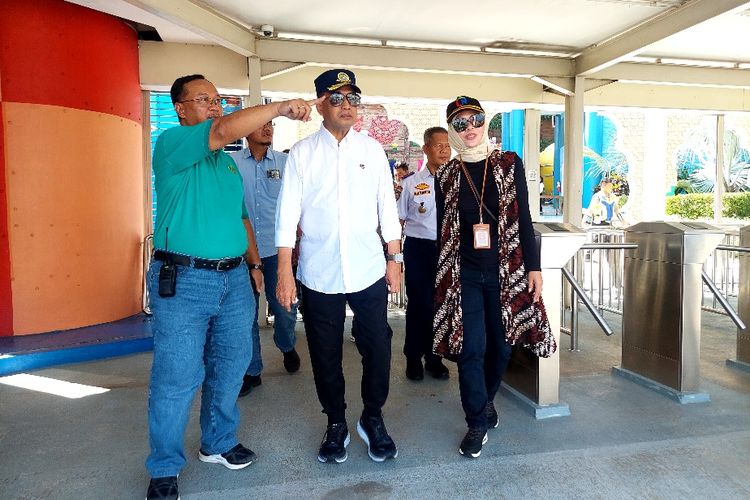 Menteri Perhubungan Budi Karya Sumadi saat di Saloka Theme Park Kabupaten Semarang