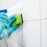 Cara Membersihkan Noda Kerak di Keramik Kamar Mandi 