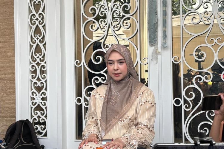 Ria Ricis Tak Pegang Kartu ATM, Tak Tahu Biaya Oplas Hidungnya