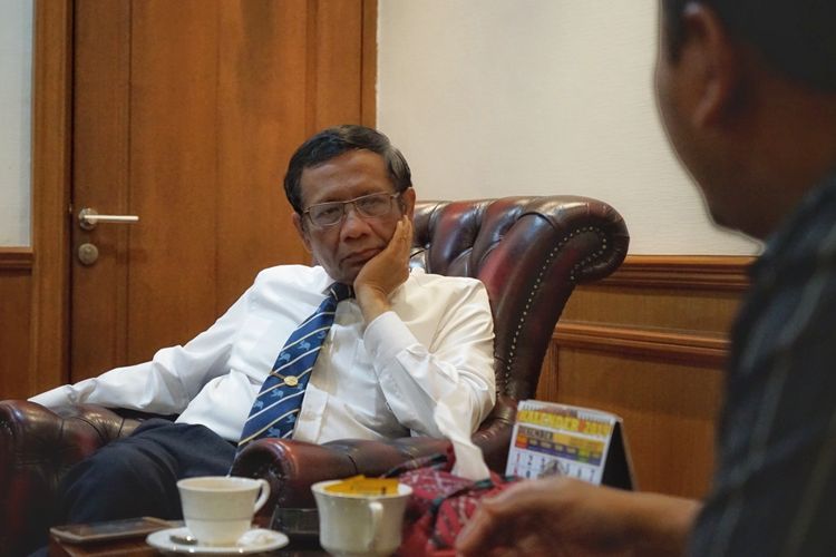 Menteri Koordinator Bidang Politik, Hukum dan Keamanan (Menko Polhukam) Mahfud MD saat ditemui di Kemenko Polhukam, Jakarta Pusat, Kamis (5/12/2019).