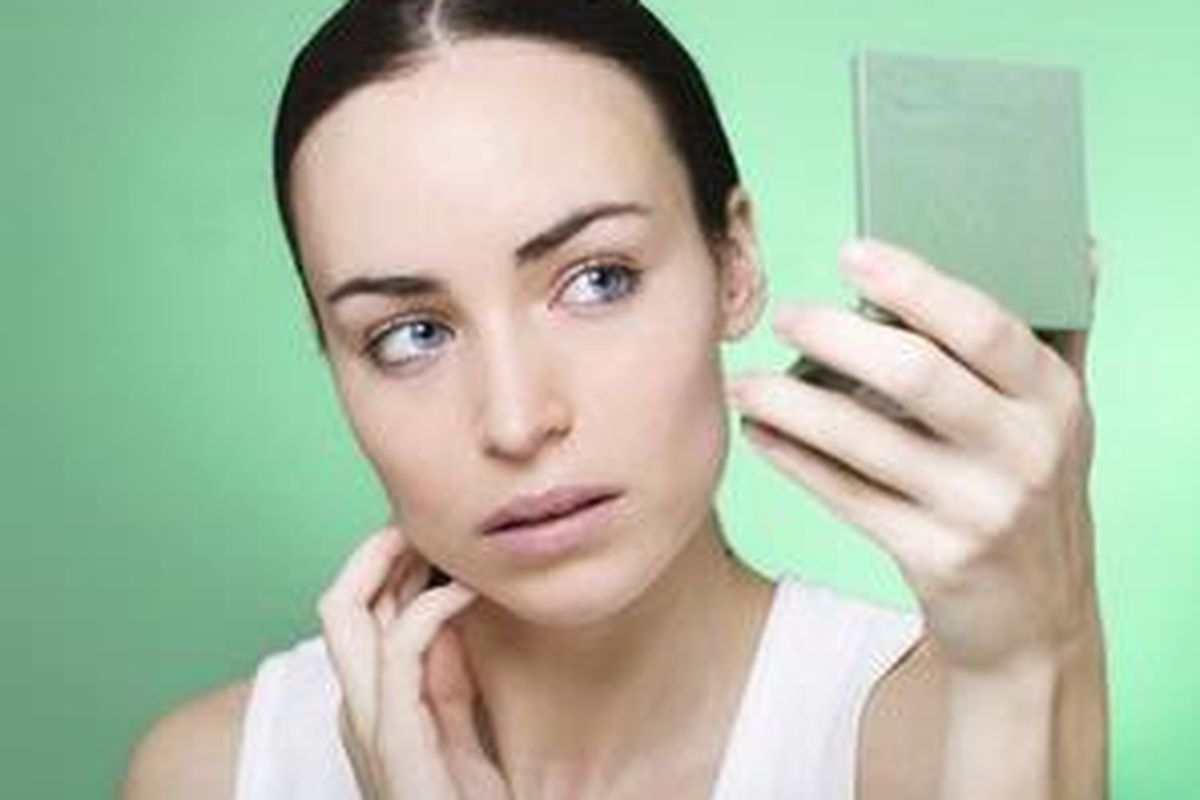 Selalu ada cara untuk menyembunyikan kekurangan pada wajah.