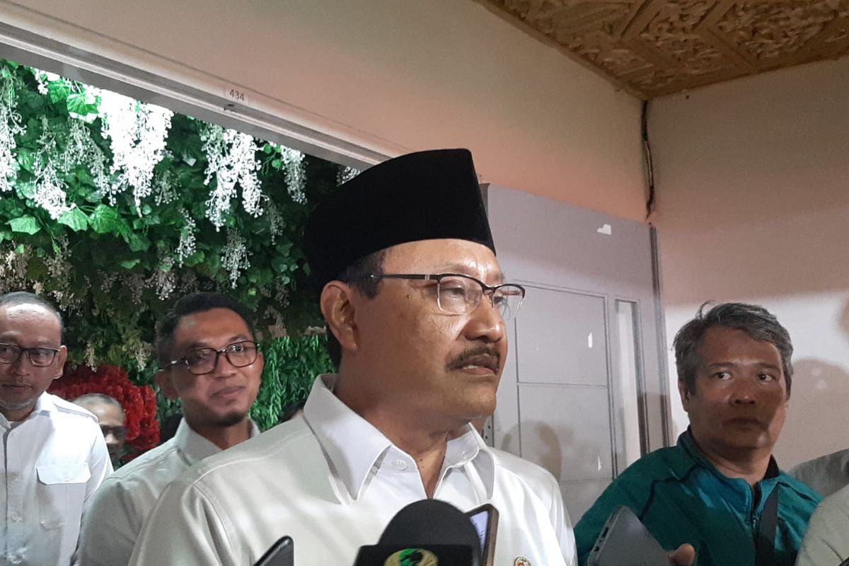Menteri Sosial Saifullah Yusuf atau Gus Ipul menutup panti asuhan di Surabaya usai terjadi kasus pencabuln, Senin (10/2/2025)