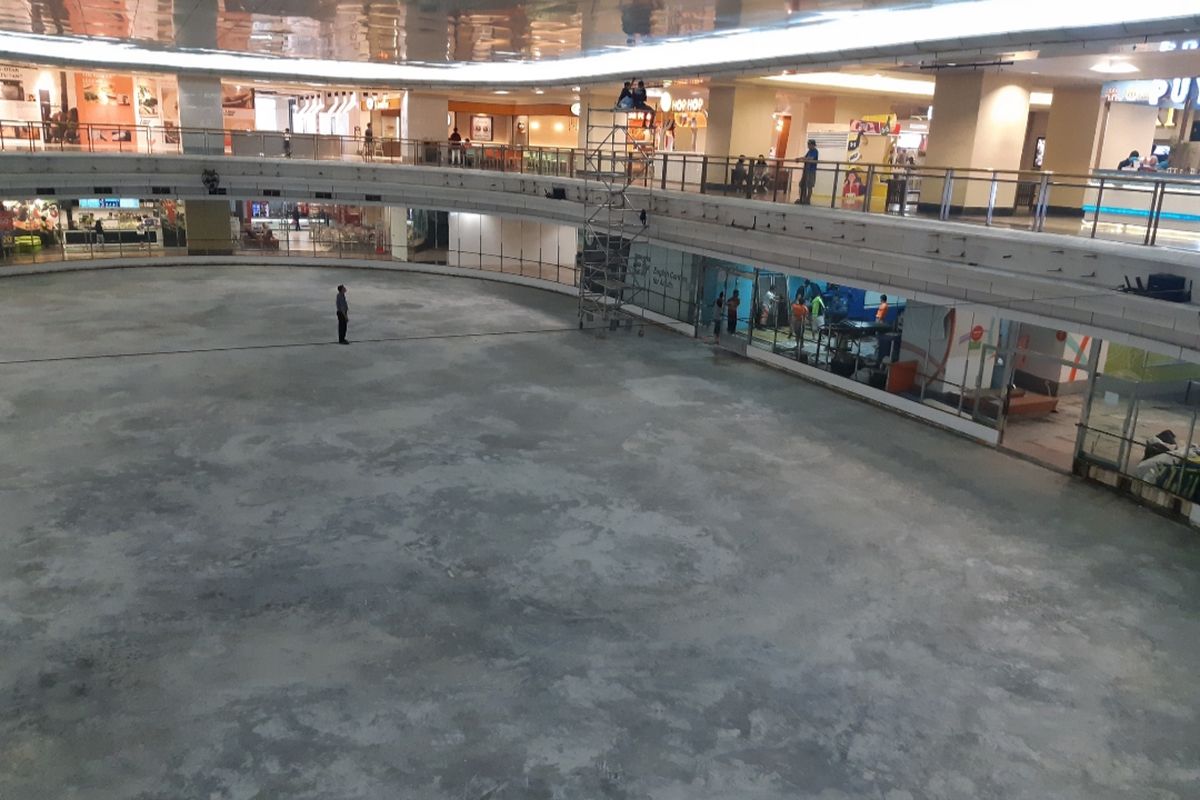 Arena ice skating di Mal Taman Anggrek, Jakarta Barat, Kamis (16/1/2020)