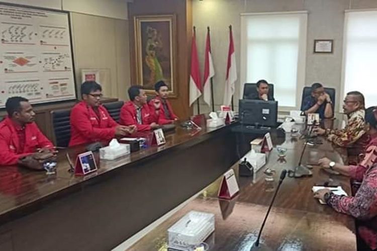 Gubernur Maluku, Murad Ismail didampingi Ketua Umum Persatuan Alumni GMNI, Agmad Basara menemui Pengurus pusar Gerakan Mahasiswa Nasional Indonesia (GMNI) di Jakarta, Kamis (14/11/2019)