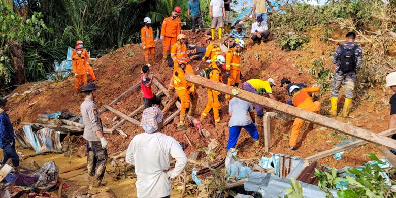 Indonesia Landslide Death Toll Rises To 30