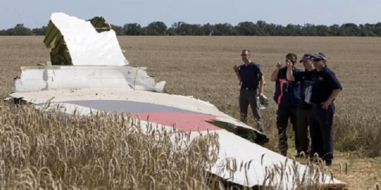 Pesawat Malaysia Airlines MH17 yang jatuh di defat desa Hrabove, Donetsk, Ukraina timur. 