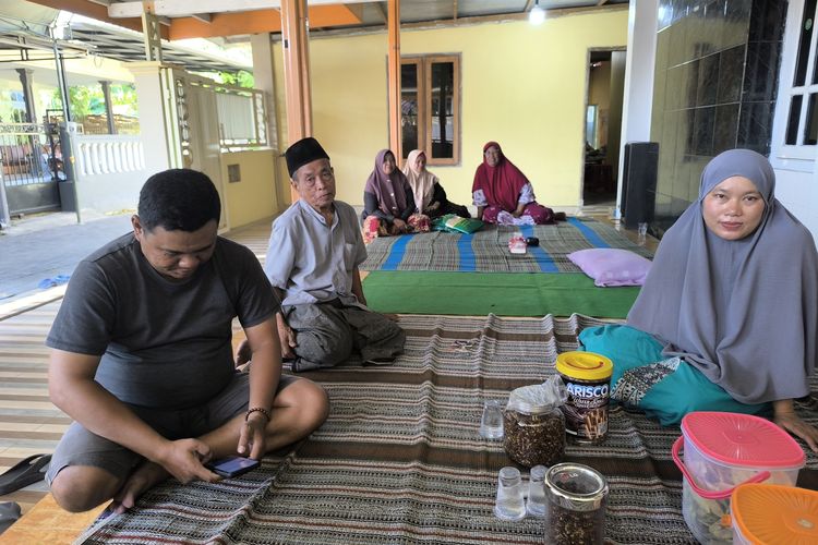 Duka Keluarga ABK KM Virgo Transport 8 Asal Pamekasan Usai Dapat Kiriman Foto Jenazah