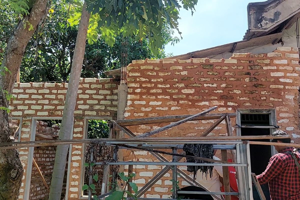 Rumah bantuan BSPS milik Moh. Ersyad, warga Desa Gedungan, Kecamatan Batuan, Sumenep, yang masih mangkrak. 