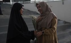 Air Mata Bahagia Guru di Pelosok: Pengabdian Terbayar dengan Panggilan Umrah