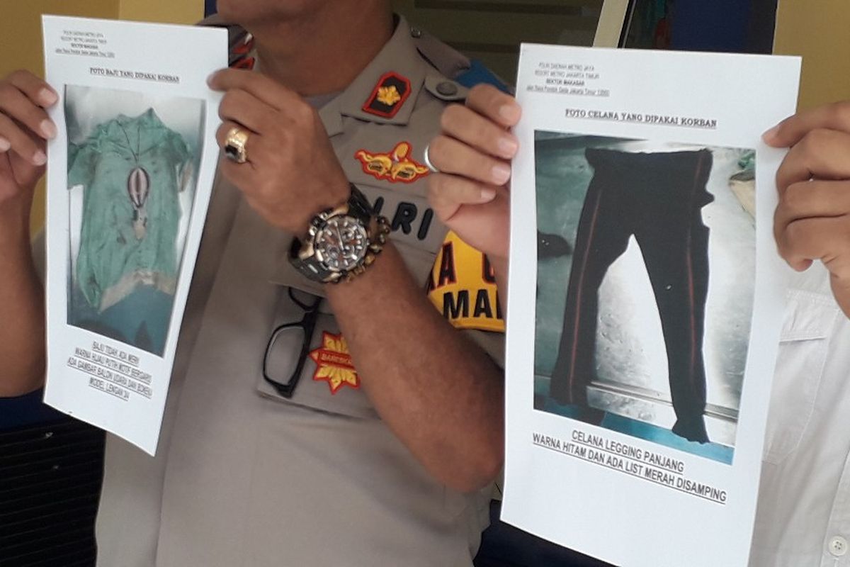Polisi menunjukkan gambar pakaian yang dikenakan jasad perempuan tanpa identitas yang ditemukan di pintu masuk Tol Jagorawi, Senin (8/4/2019).