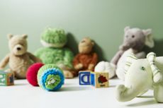 Hari Anak Nasional: Bernarkah Sedikit Mainan Bikin Anak Makin Kreatif?