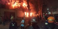 Gedung Grahadi Surabaya Dibakar Massa, Ruang Kerja Wagub Emil Hangus, Barang-barang Dijarah