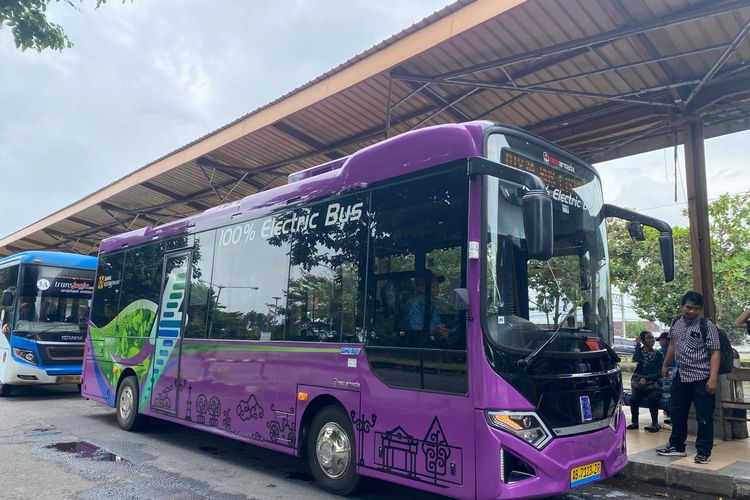 Bus listrik Trans Jogja.