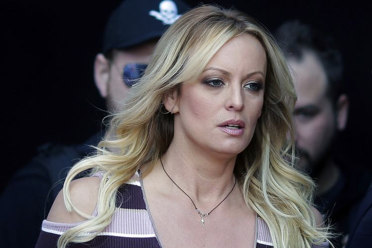 Bintang porno Stormy Daniels saat tiba di acara entertainment dewasa Venus di Berlin, 11 Oktober 2018. Stormy Daniels terseret kasus uang tutup mulut 130.000 dollar AS (Rp 2 miliar) yang diduga dibayarkan Donald Trump jelang pilpres AS 2016, tentang kencan mereka pada 2006.