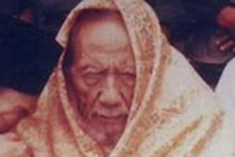 KH Turaichan Adjhuri Asy-Syarofi ahli falak asal Kudus, Jawa Tengah