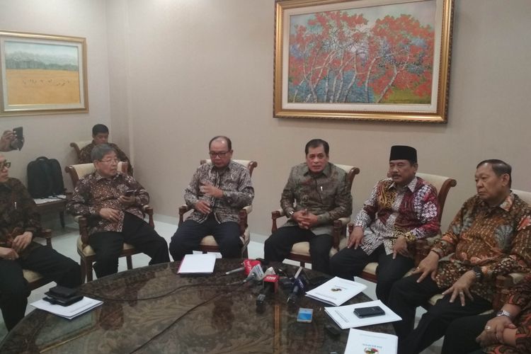 Dewan Koperasi Nasional usai bertemu Jokowi di Istana, Jakarta, Senin (5/6/2017).