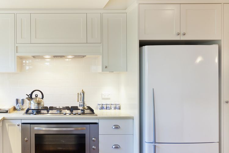 Ilustrasi kulkas di dapur.