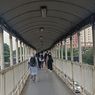 Jembatan Cempaka Mas Terlalu Panjang, Warga Paruh Baya: Capek!