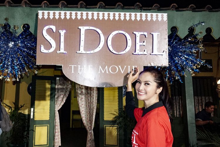 Artis peran Maudy Koesnaedi dalam jumpa pers peluncuran trailer dan poster film Si Doel The Movie di Galeri Semesta, Lebak Bulus, Jakarta Selatan, Kamis (7/6/2018).