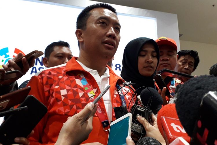 Menpora Imam Nahrawi mendampingi atlet para judo Indonesia, Miftahul Jannah dalam sebuah konferensi pers yang digelar di GBK Arena, Jakarta, Selasa (9/10/2018).