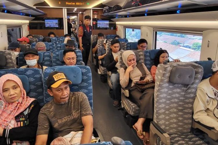 Akhir Pekan, Kereta Cepat Whoosh Angkut 21.312 Penumpang