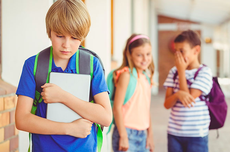 2 Alasan Iri Hati Picu Anak Jadi Pelaku Bullying