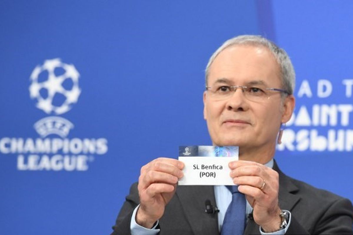 Wakil Sekretaris Jenderal UEFA, Giorgio Marchetti, saat memandu drawing atau undian babak 16 besar Liga Champions 2021-2022 di Nyon, Swiss, pada 13 Desember 2021. Drawing 16 besar Liga Champions harus diulang karena kesalahan teknis.