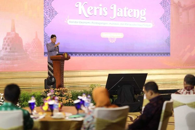 Gubernur Jateng Ganjar Pranowo membuka High Level Meeting Koridor Ekonomi, Perdagangan, Investasi, Pariwisata Jawa Tengah (Keris Jateng), di PO Hotel Semarang, Kamis (16/2/2023).