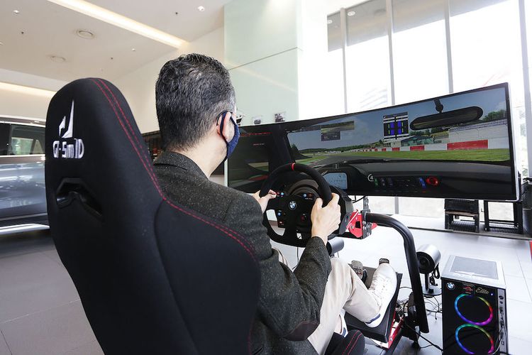 BMW Group Indonesia meresmikan kerja sama dengan penyelenggara kejuaraan balap simulator yang telah mendapat pengakuan Komisi E-Motorsport dari Ikatan Motor Indonesia dengan meluncurkan BMW Z4 GT3 sebagai Official Car dari kompetisi ?Balap di Rumah?.
