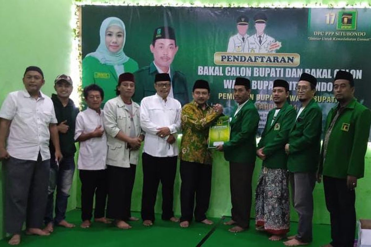 Mantan Rektor Universitas Abdurahman Saleh, Karnadi, saat mendaftar bacabup di PPP, Selasa (14/5/2024).