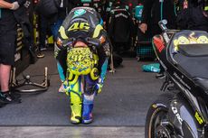 Usai Pensiun, Rossi Memilih Santai Nonton MotoGP dari Sofa