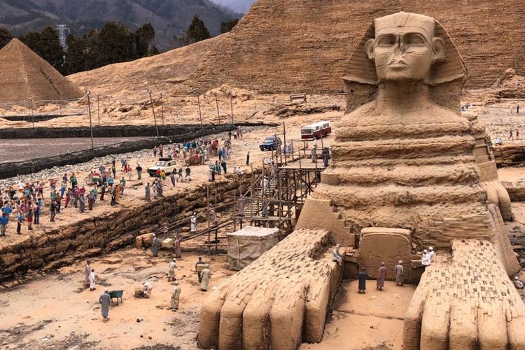 Miniatur Sphinx di Tobu World Square, Nikko, Jepang. 