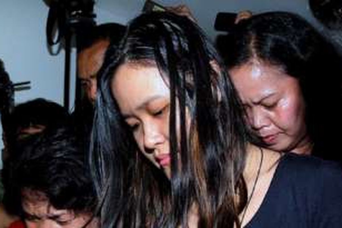 Jessica Kumala Wongso, tersangka dalam kasus kematian Wayan Mirna Salihin, setelah diperiksa oleh tim Reserse Kriminal Umum Polda Metro Jaya, Sabtu (30/1) malam, akhirnya ditahan di rumah tahanan Direktorat Perawatan Tahanan dan Barang Bukti Polda Metro Jaya, Jakarta