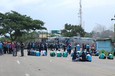 Ribuan Buruh dari Serang yang Menuju Istana Presiden Dihadang Polisi