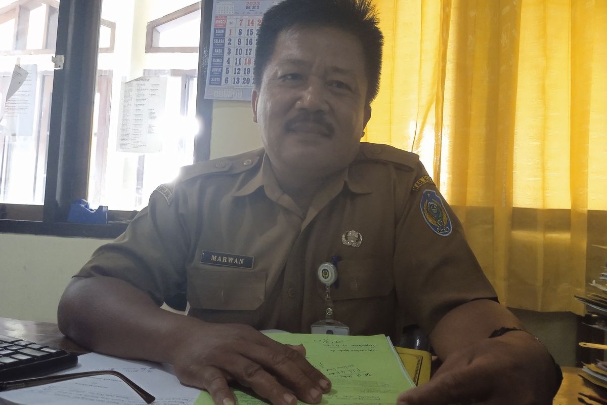 Caption: Kasi Aparatur Pemerintah Desa dan Kelurahan Dinas PMD Kabupaten Nganjuk, Sumarwanto