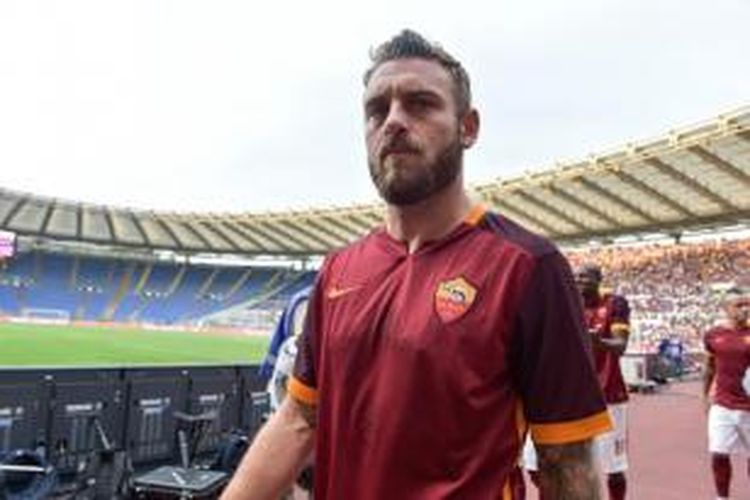 Pemain bertahan AS Roma, Daniele De Rossi.