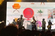 Ketika Sal Priadi Bawakan "Planet Lain" hingga "Gala Bunga Matahari" di We The Fest 2024... 