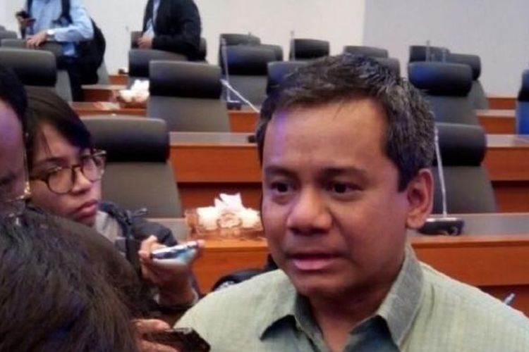 Kepala Badan Kebijakan Fiskal Suahasil Nazara seusai Rapat Kerja dengan Banggar DPR, di Jakarta (15/6)